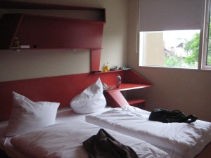 img_4339 Nice room in fun colors - if only VPN worked!