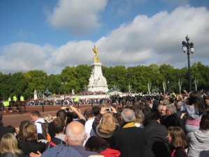 IMG_9119 Looking toward Victoria Monument at Buckingham Palace - the guard is going by (I think)