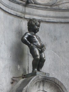 IMG_0295 Manneken Pis - why is this a tourist spot again?