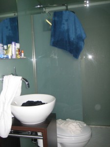 Connected Qbic bathroom